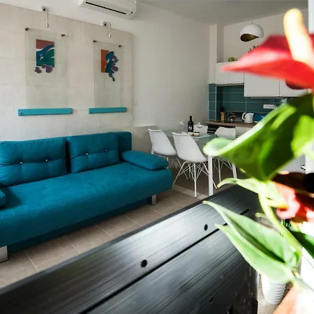 Ibis Your Cosy Oasis With Private Parking And Patio * ספליט