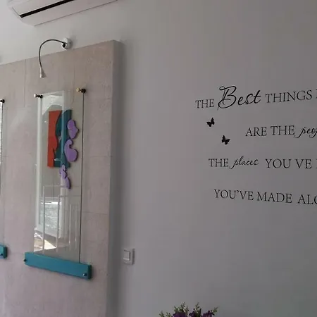 Ibis Your Cosy Oasis With Private Parking And Patio דירה *