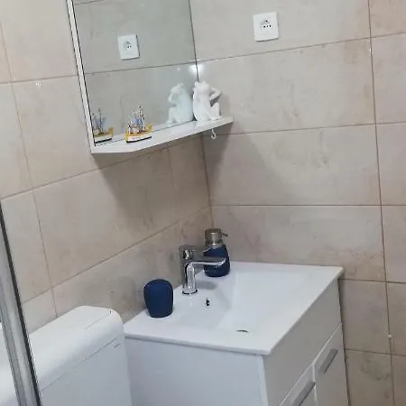 Ibis Your Cosy Oasis With Private Parking And Patio ספליט