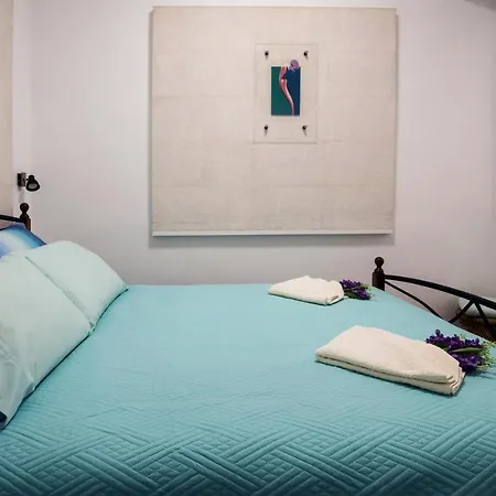Ibis Your Cosy Oasis With Private Parking And Patio ספליט