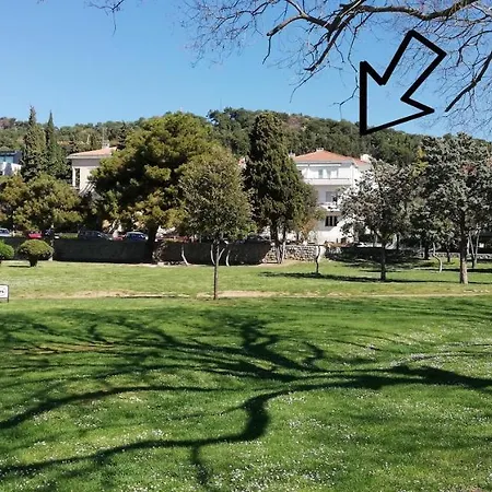 Ibis Your Cosy Oasis With Private Parking And Patio